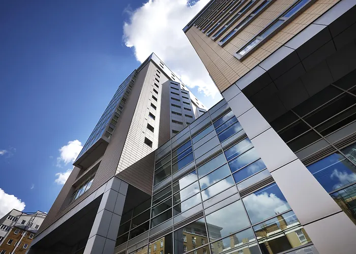 Marlin Aldgate Tower Bridge Aparthotel London